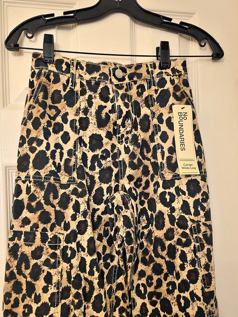 No Boundaries Cargo Wide Leg Pants Leopard Print Pants Size XXS (00) - Picture 2 of 6